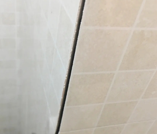 永州市瓷砖空鼓维修公司分享阳台瓷砖脱落的修复过程可以分为以下几个步骤
