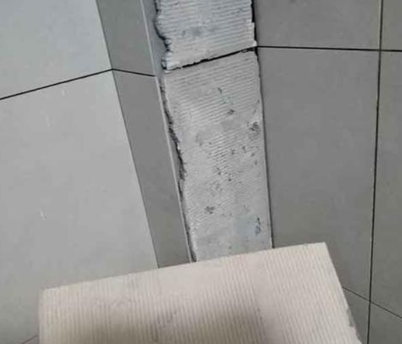 永州市瓷砖空鼓维修公司分享下厨房瓷砖脱落的补救措施。